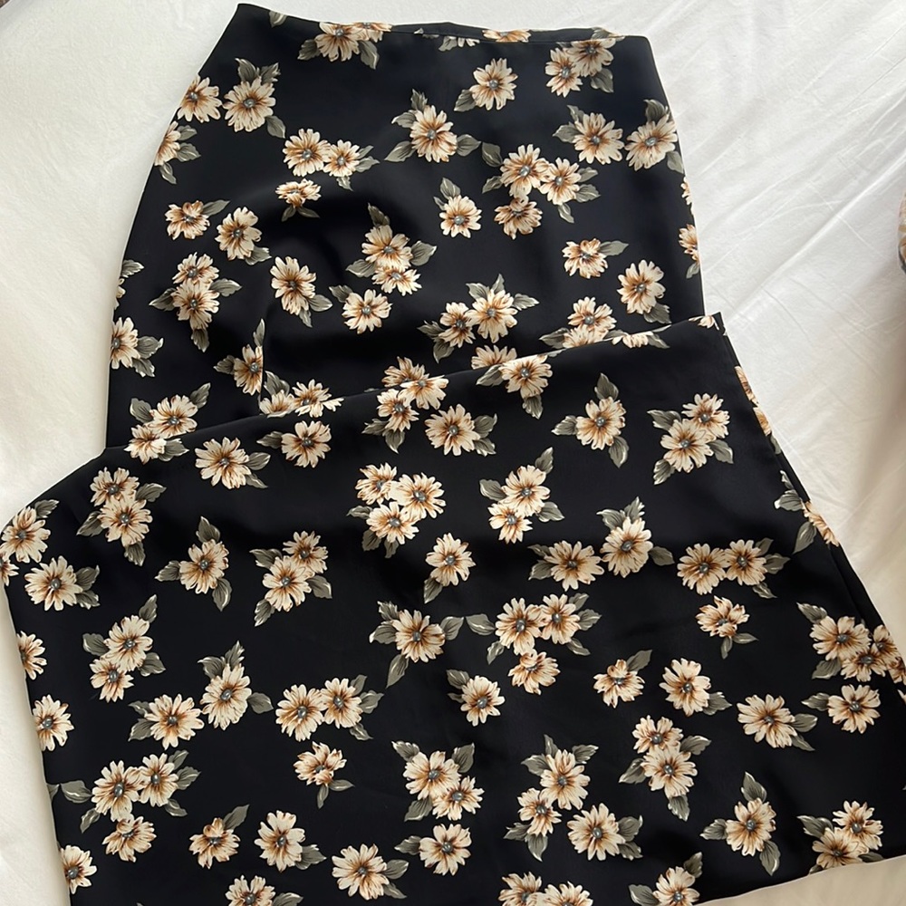 vintage maxi skirt black with sunflowers size small sodablu
